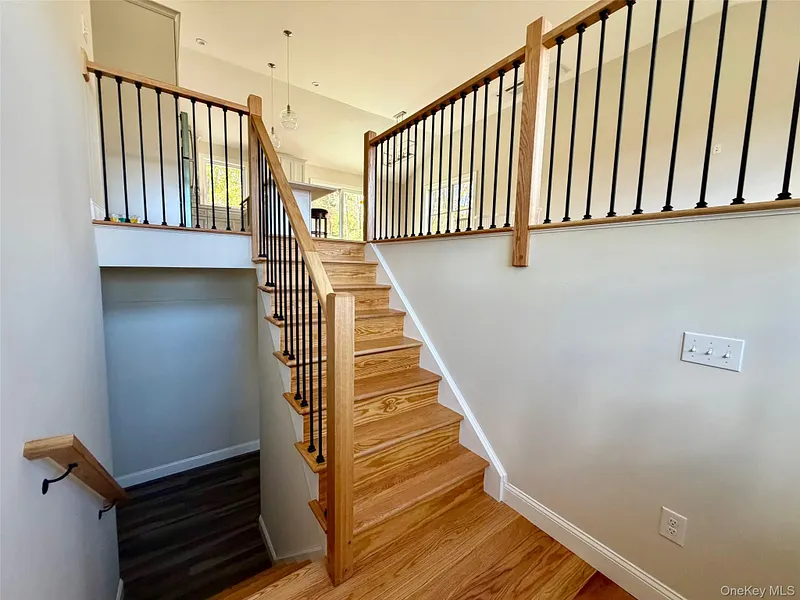 4 Webster Place Photo 14