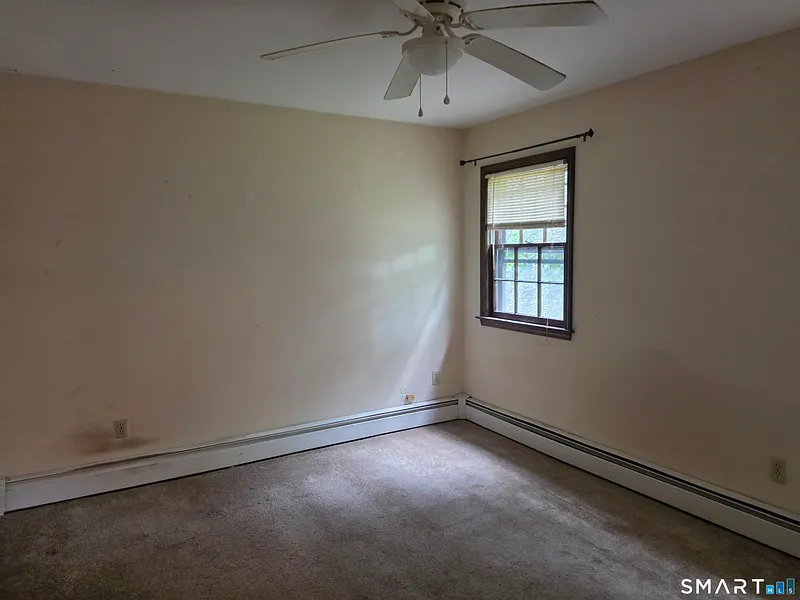 8 Squire Lane Photo 13