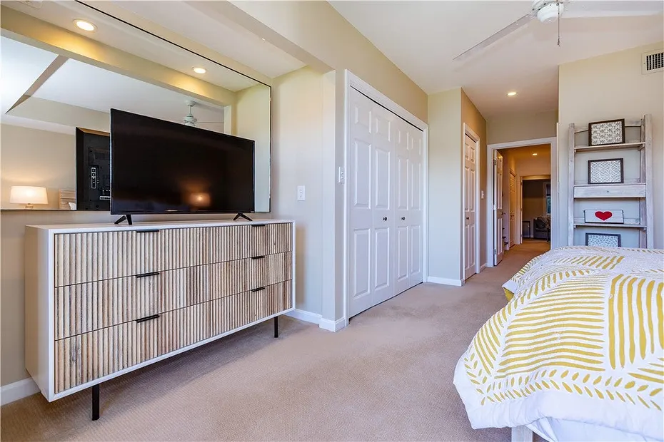 152 Crompton Avenue  #18 Photo 33