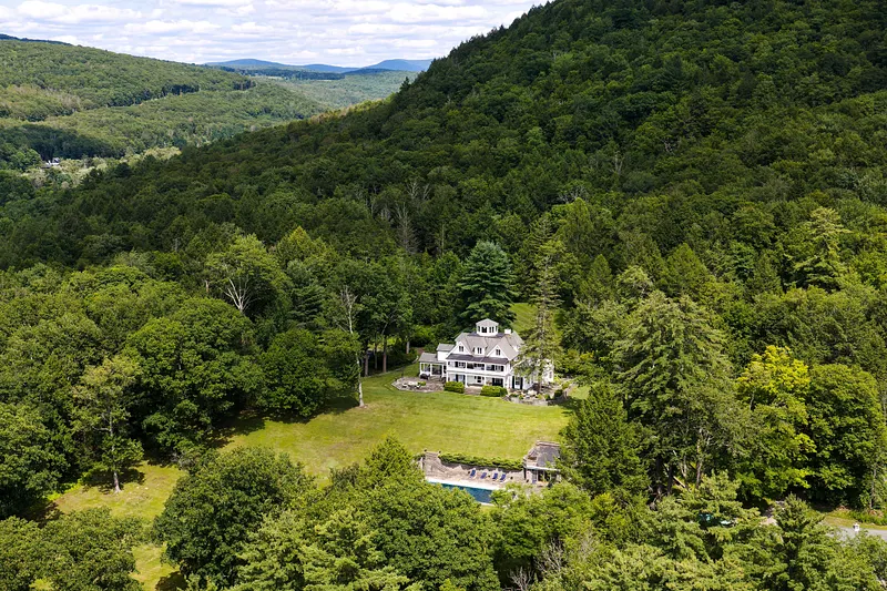 390 Erpf Road Photo 2