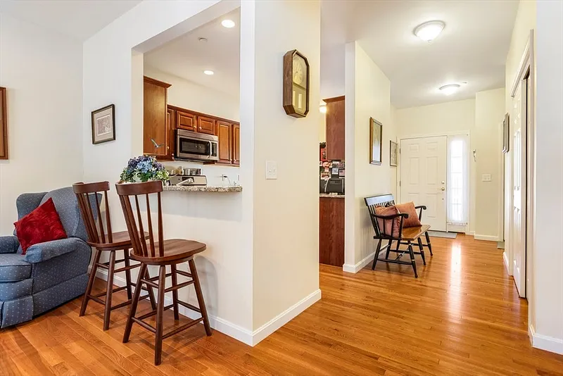 631 East St #L101 Photo 12