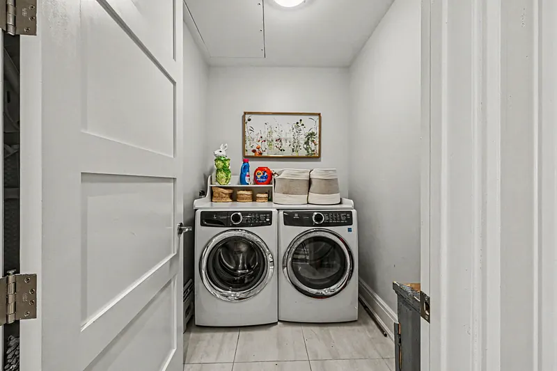 740 Davenport Avenue  #1 Photo 34