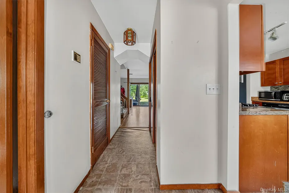 154 Eagleton Drive Photo 8