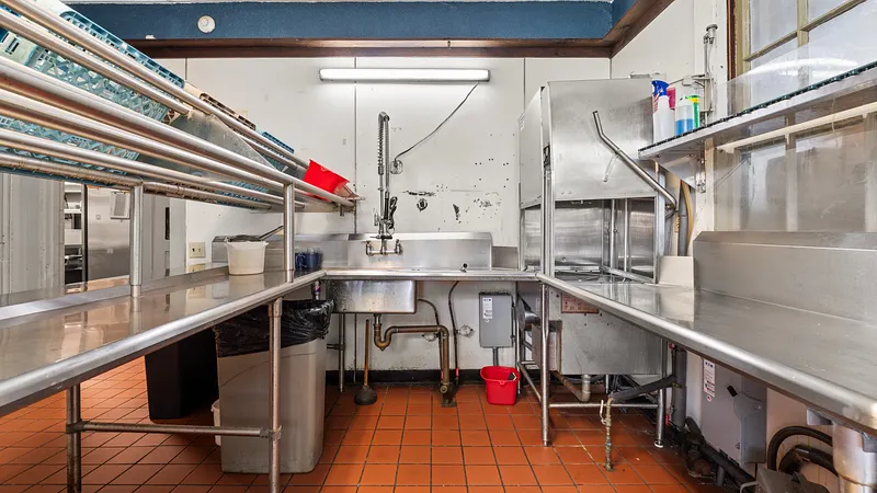 51 Walker St Photo 28