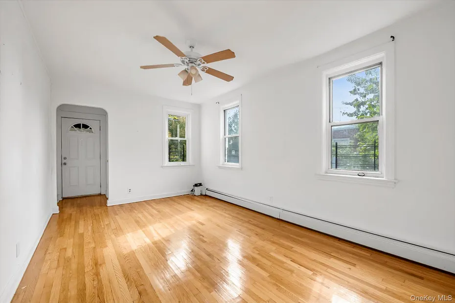 1609 Colden Avenue Photo 3