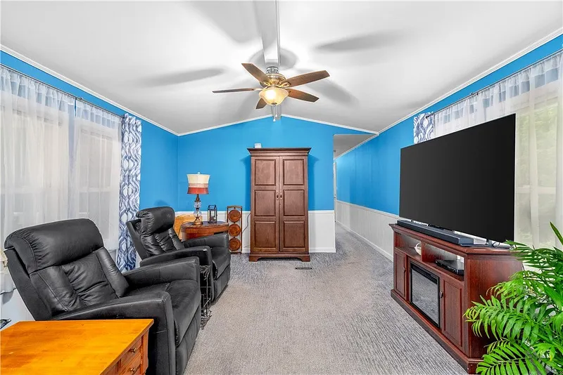 464 Gardiner Road #103 Photo 11