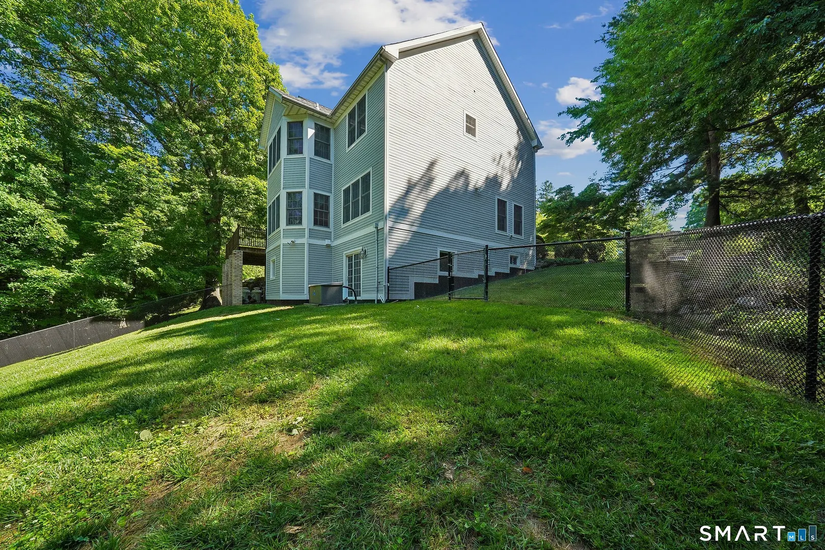 132 East Hunting Ridge Road Photo 3