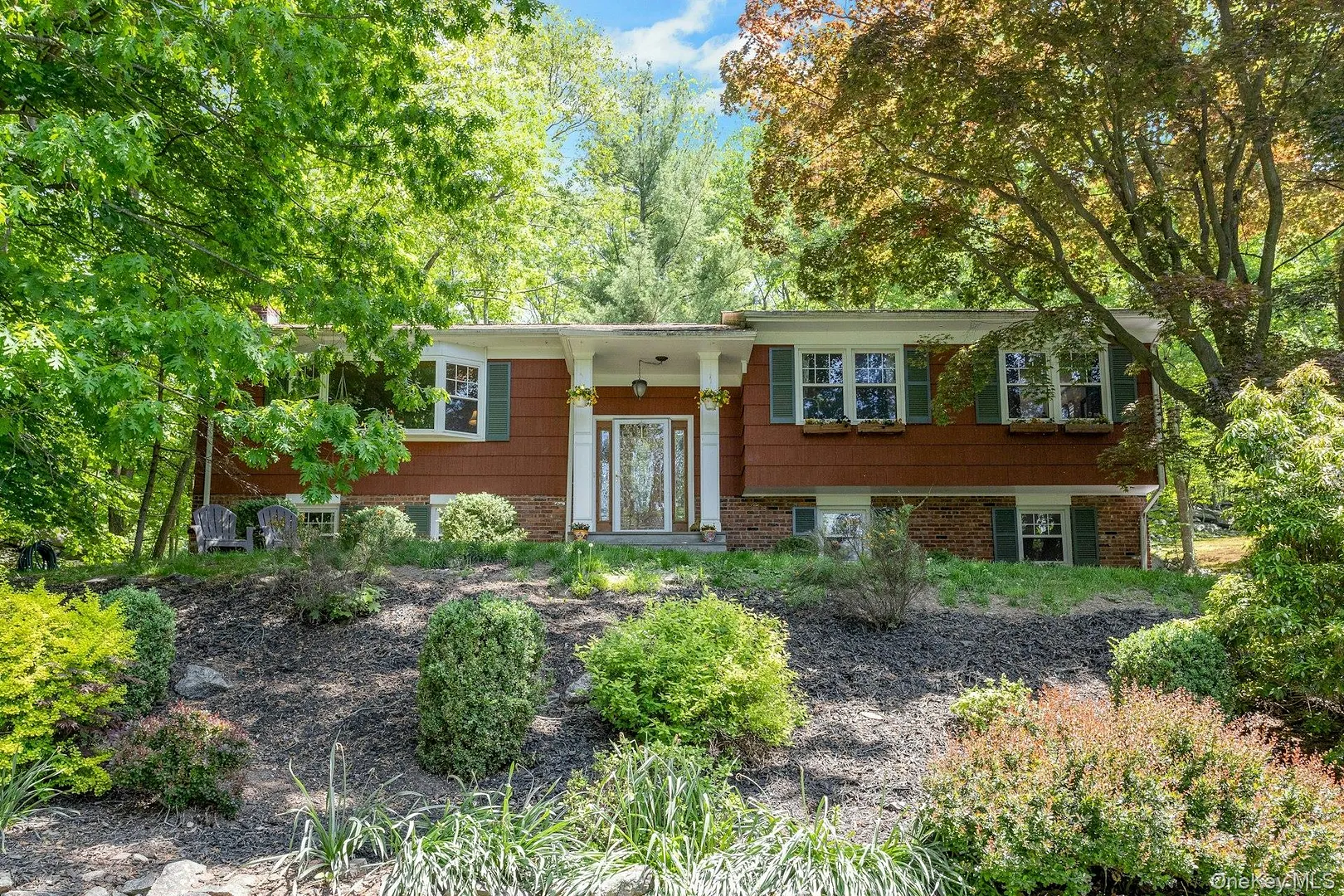 8 Woodland Road Photo 2