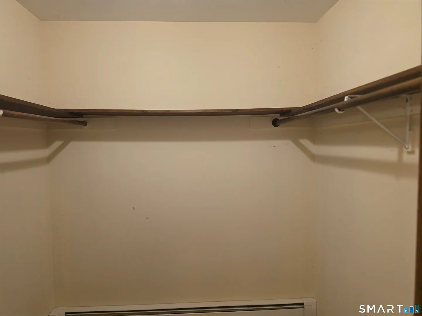 8 Squire Lane Photo 9