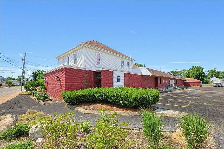 955 West Shore Road Photo 1