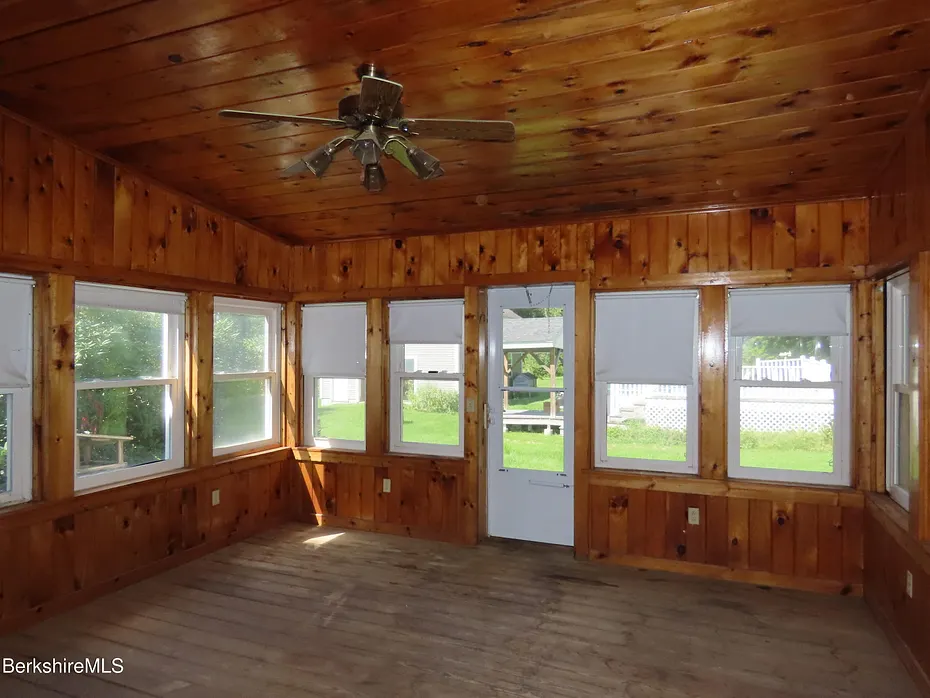 1303 River Rd Photo 35