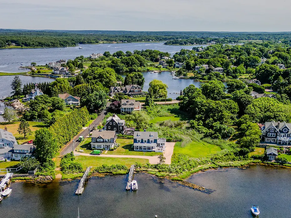 16 Waters Edge Road Photo 2