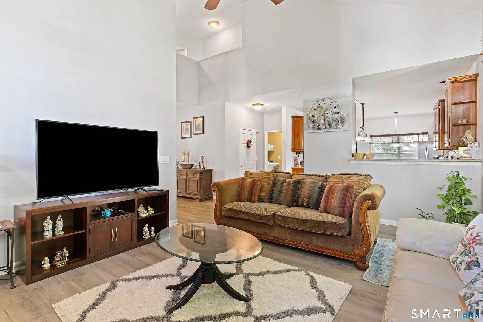 40 Lexington Way North Photo 8