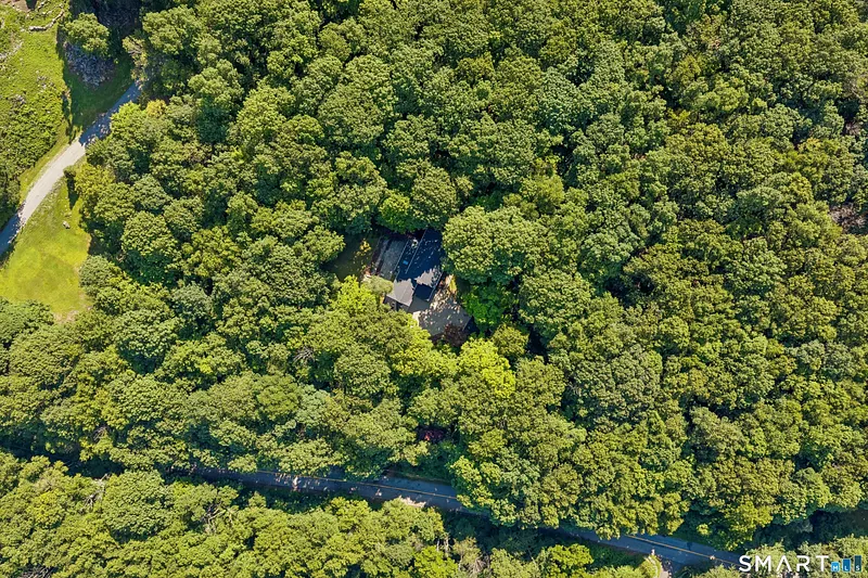 22 East Woods Road Photo 38