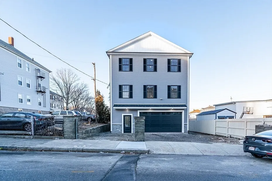 214 Horton St Photo 2