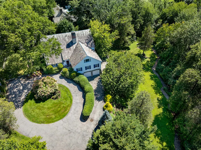 74 Glenville Road Photo 3