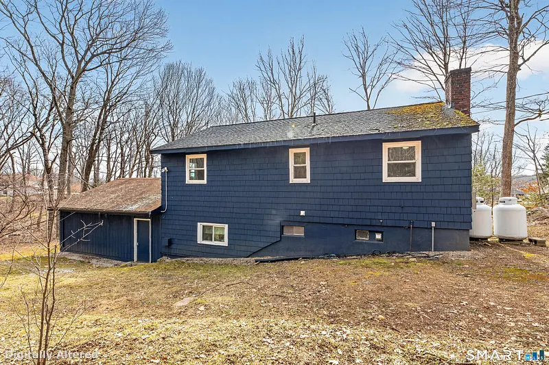 76 Lakeview Drive Photo 3
