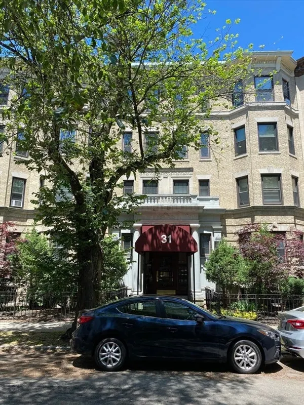 31 Queensberry St  #23 Photo 1