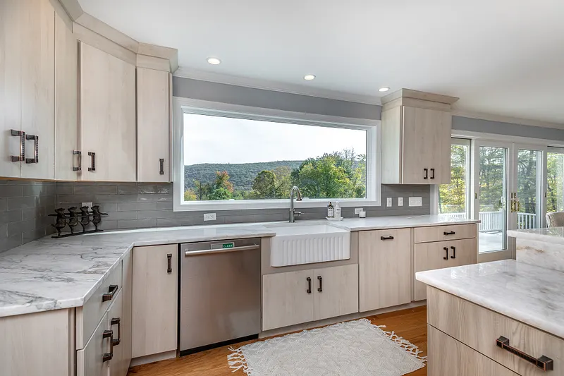 168 Cobble Road Photo 4
