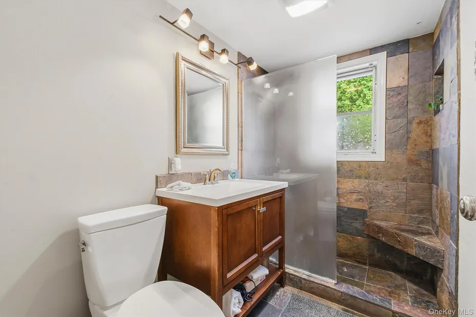 24 Tamarack Road Photo 15
