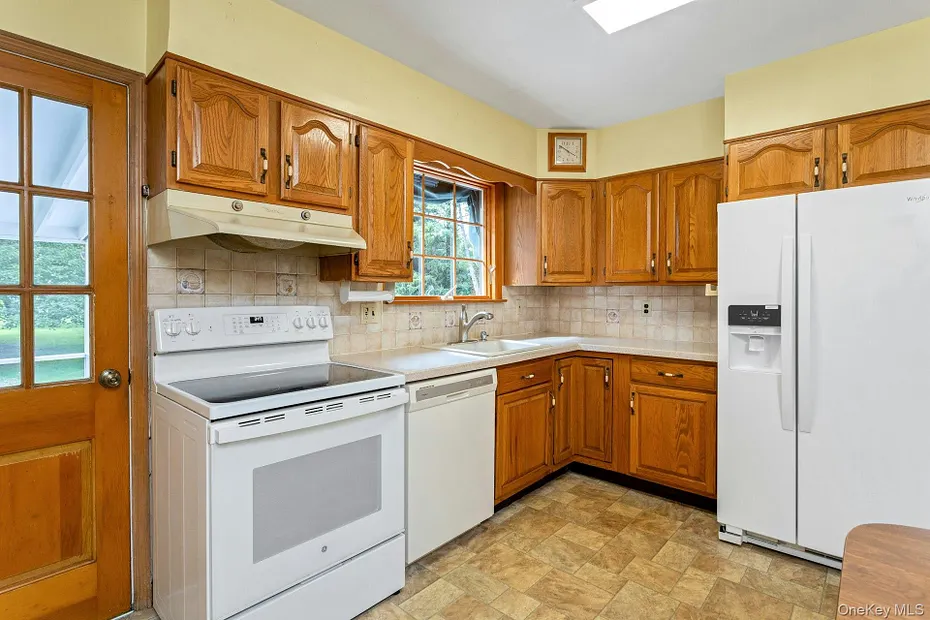 5 Spruce Pond Lane Photo 8