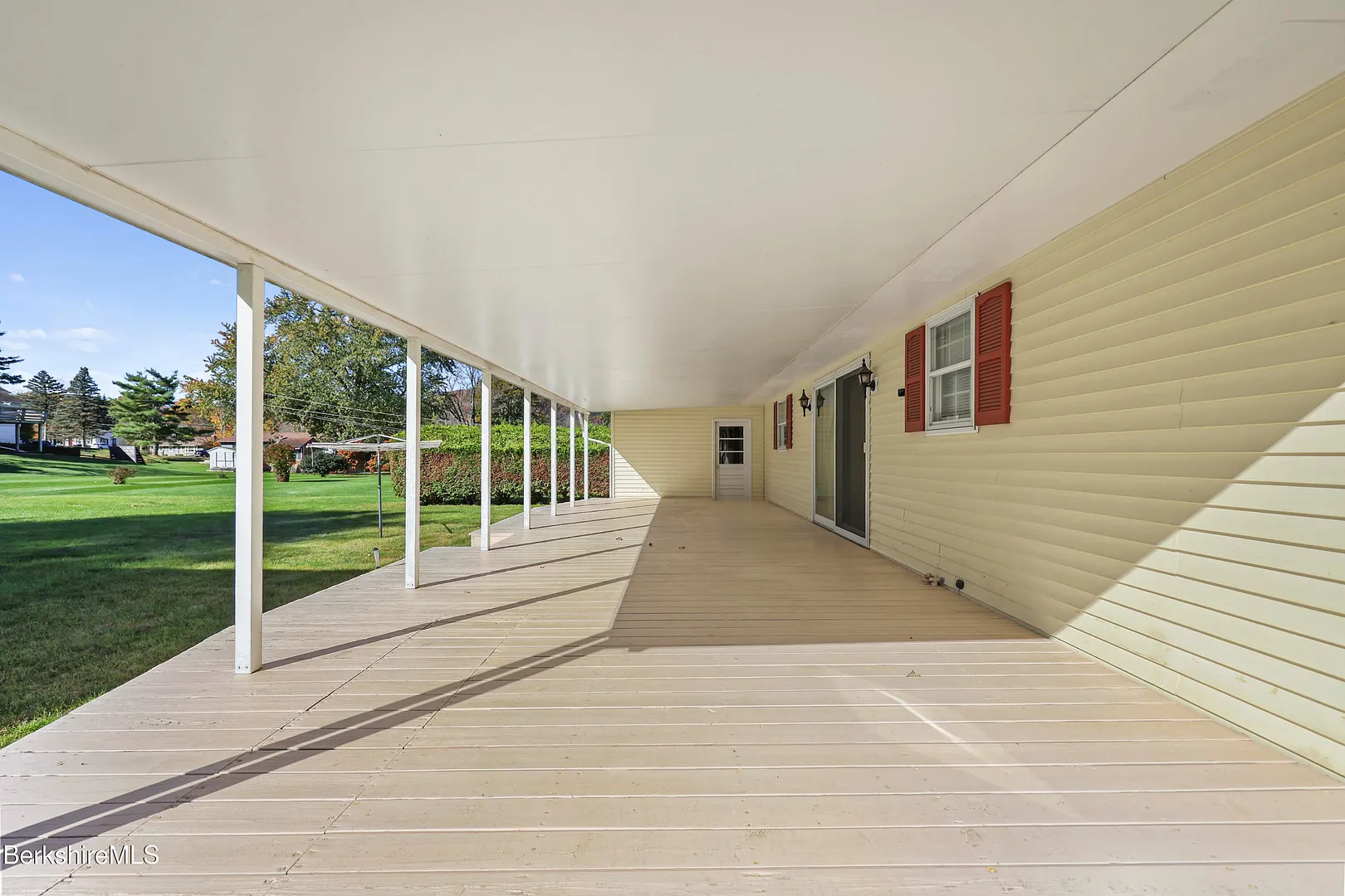 64 Devonshire Dr Photo 49