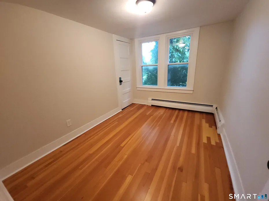 20 Hicksville Road Photo 10