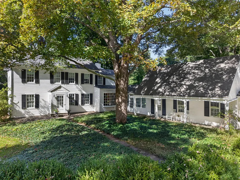 9 Ingham Hill Road Photo 3