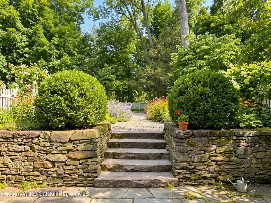 47 White Bridge Road Photo 28