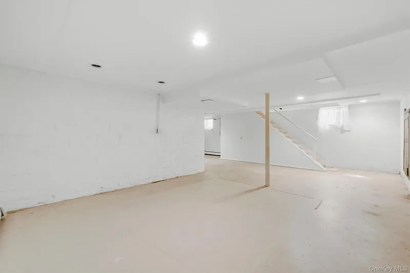 1069 Wolcott Avenue Photo 29