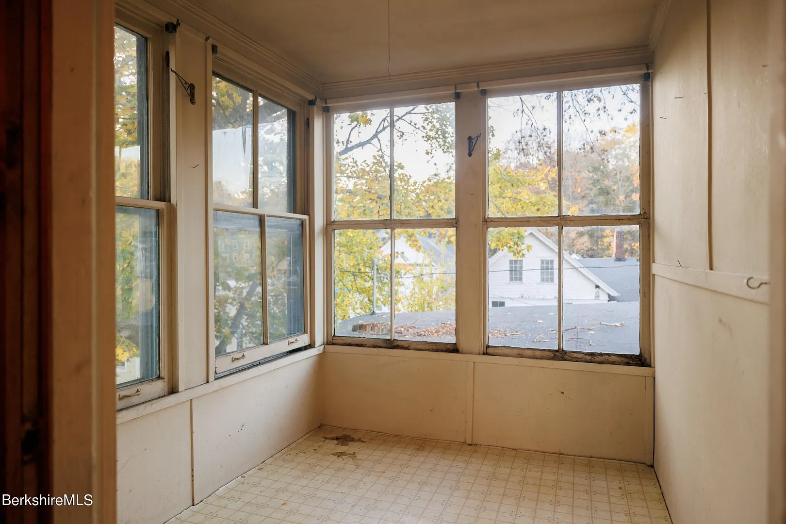 163 Front St Photo 13
