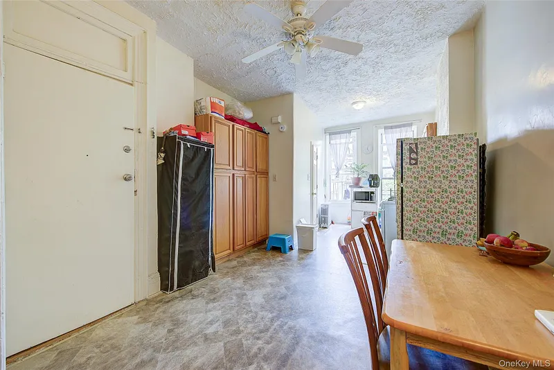 1718 Himrod Street Photo 10