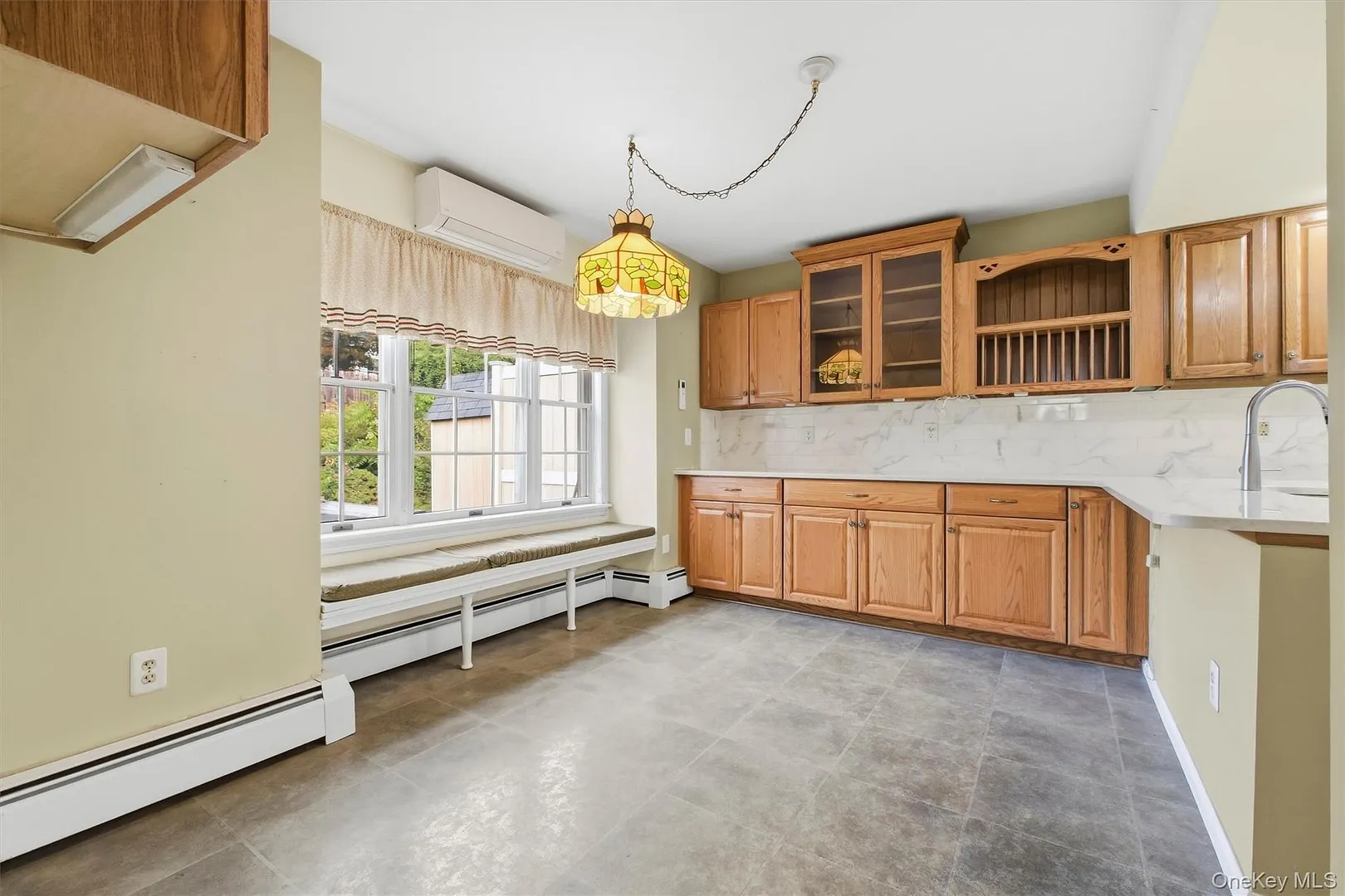 1069 Wolcott Avenue Photo 13