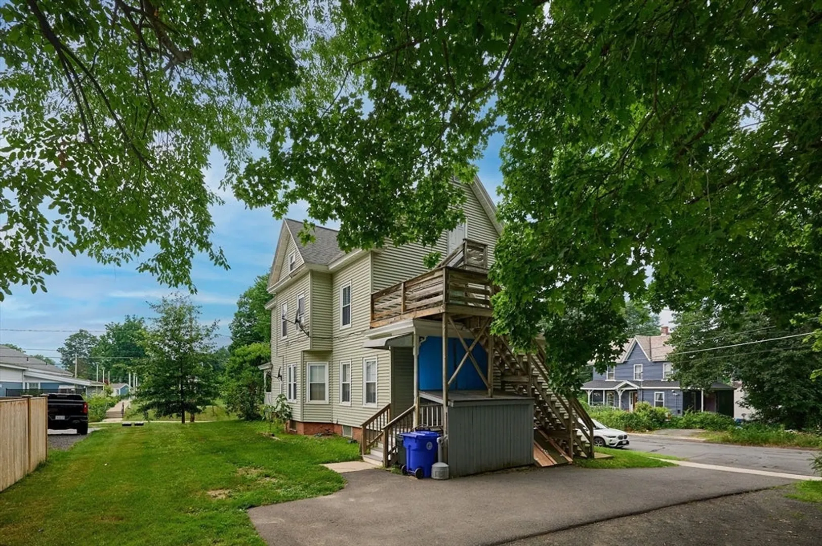 135 School St Photo 32