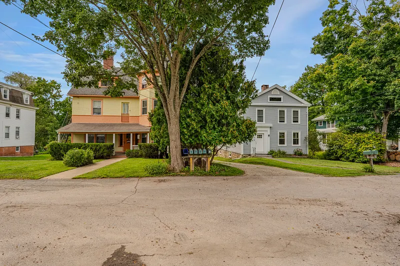 23 Plains Road Photo 1
