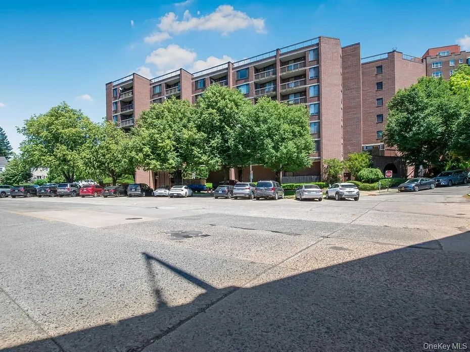 777 N Macquesten Parkway  #203 Photo 2