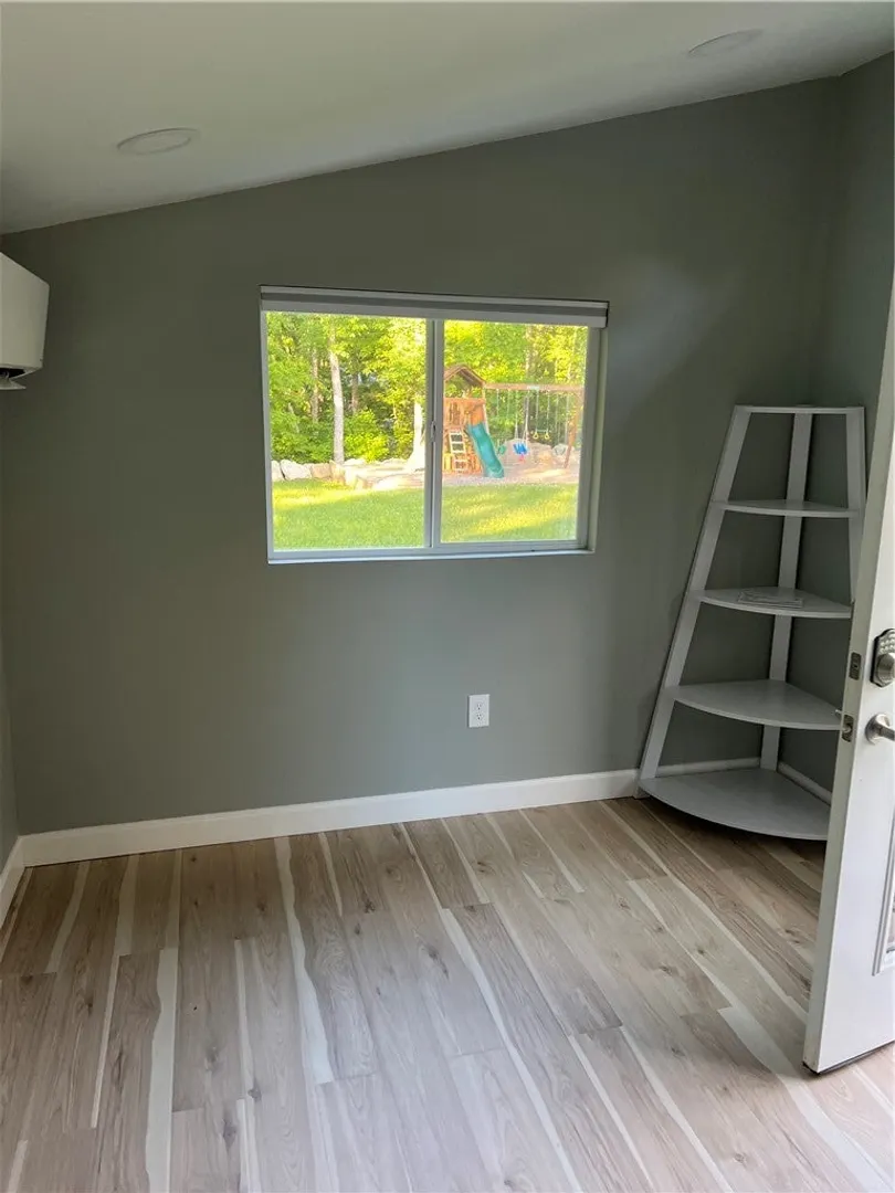 100 Franklin Road Photo 5