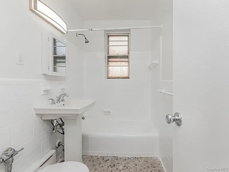 6535 Broadway  #3F Photo 11
