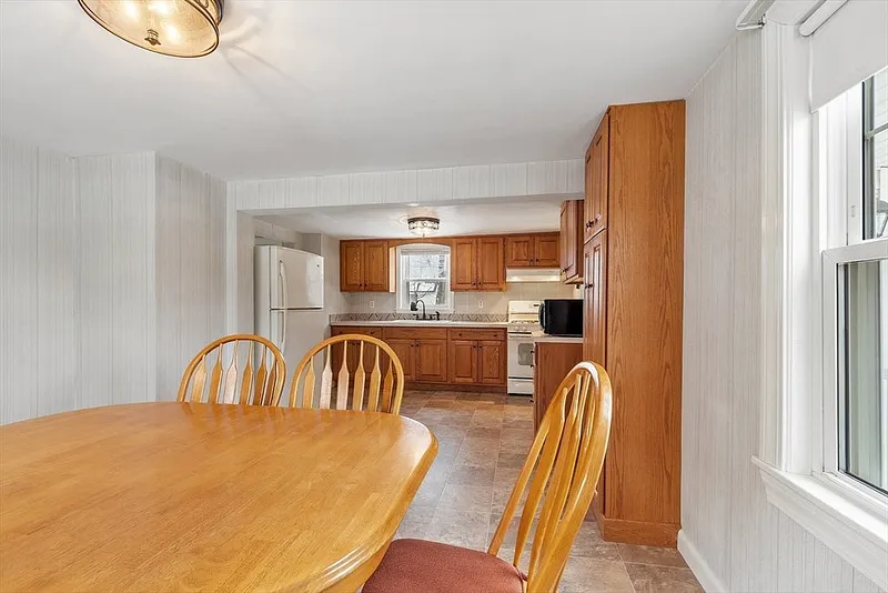 28 Birch Ave Photo 13