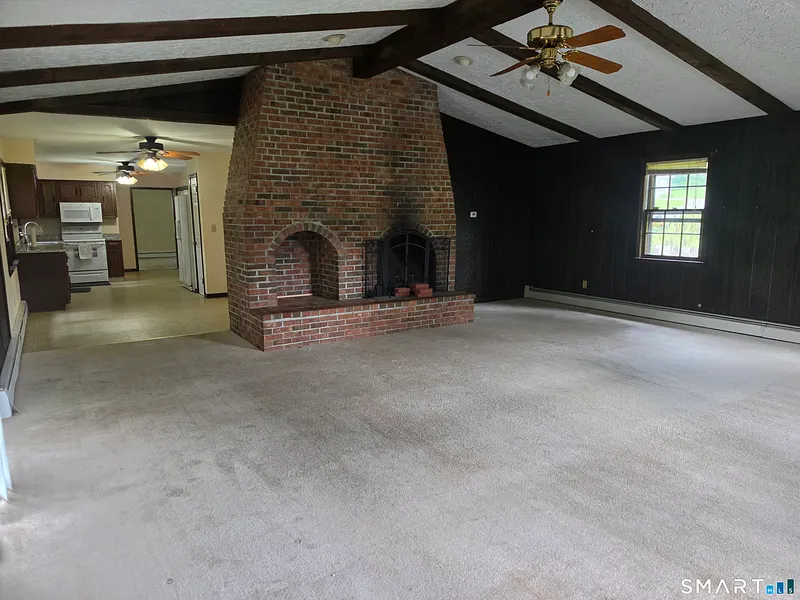 8 Squire Lane Photo 17