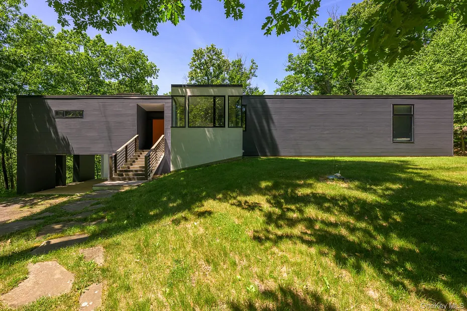 312 Sky Farm Road Photo 1