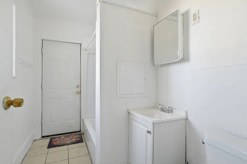 127 Dickinson Street Photo 21