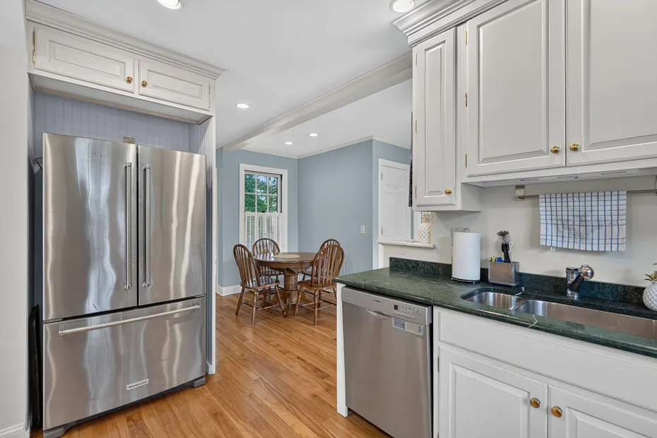 39 Glenwood Avenue Photo 8