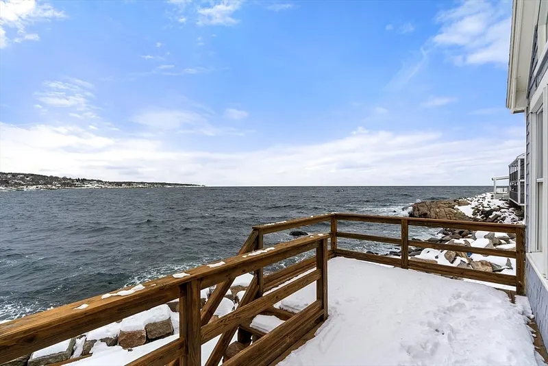 52 Bearskin Neck Photo 18