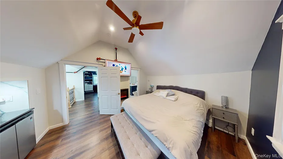 88 Grand Avenue Photo 18