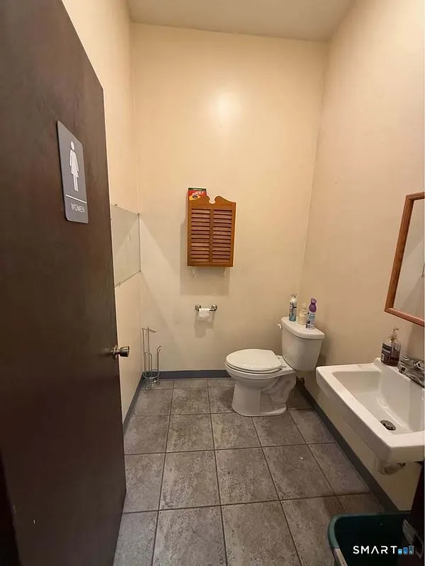 29 Seemans Lane Photo 10