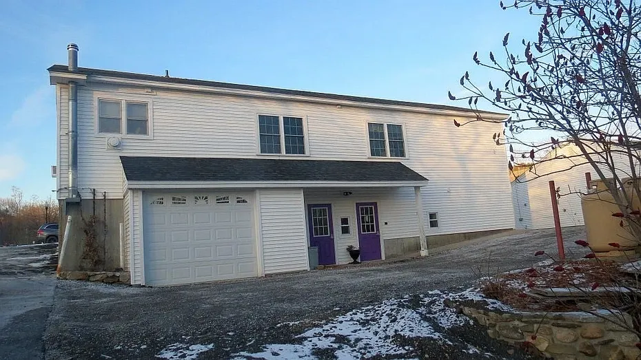 33 Main St Photo 16
