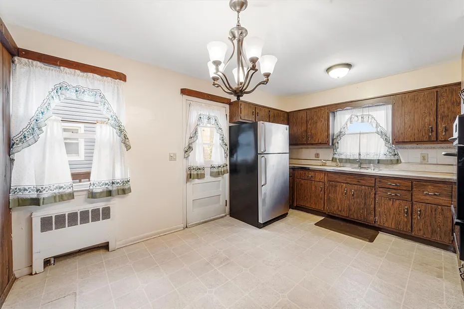 85 Stevens Avenue Photo 8