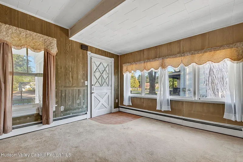 251 Jefferson Heights Photo 6