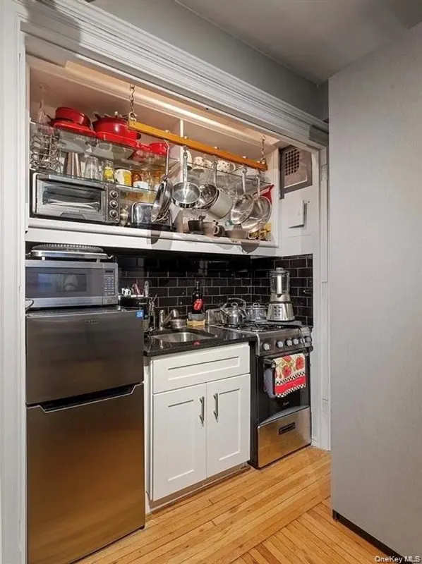 457 W 57th Street  #308 Photo 3